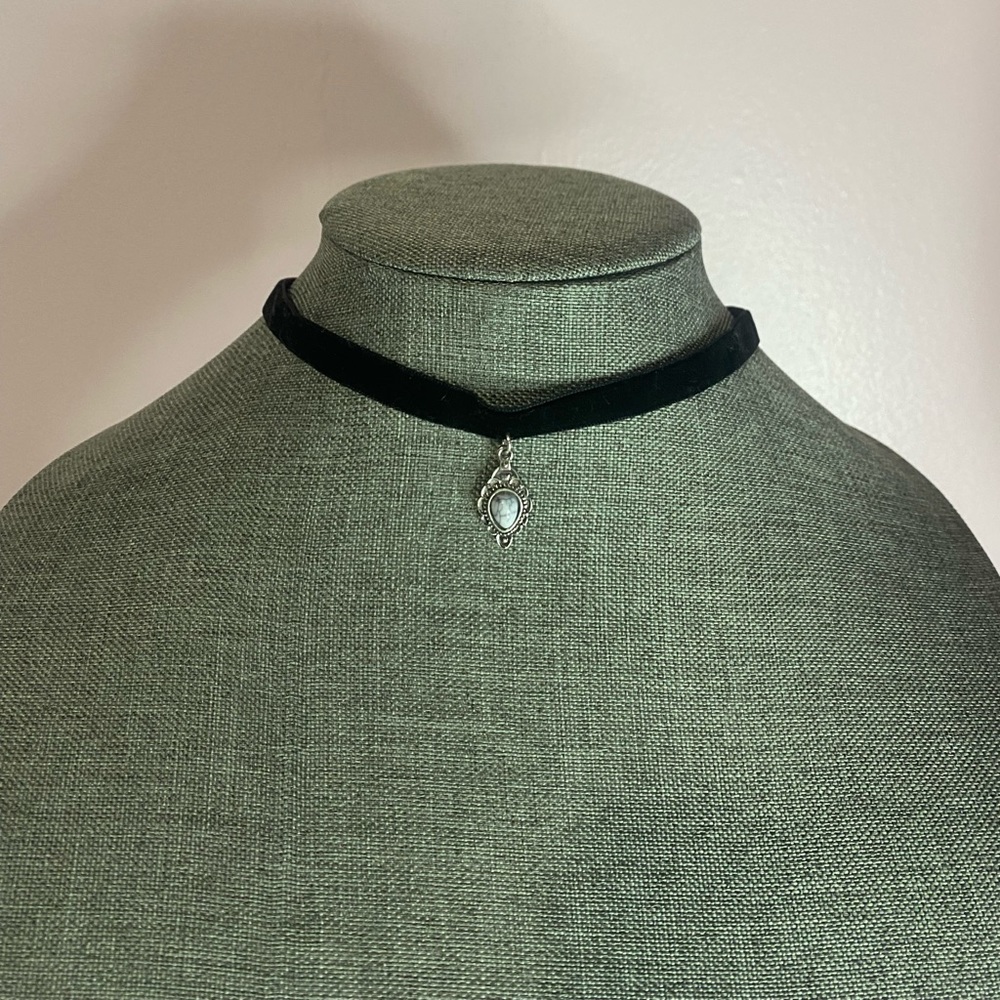 Velvet Howlite Adjustable Choker